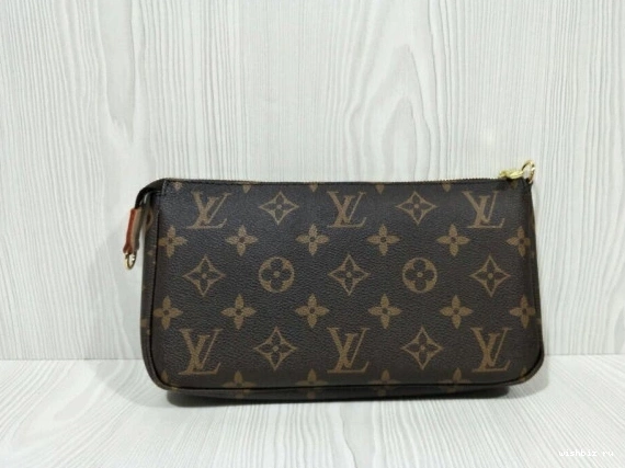 WIS POCHETTE Louis Vuitton ACCESSOIRES 0827